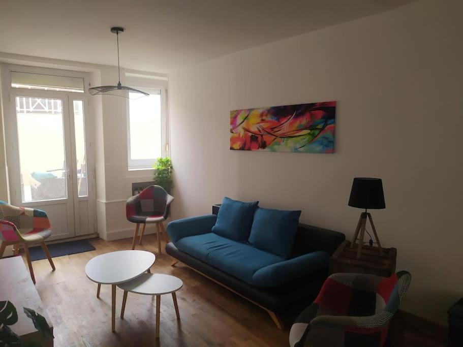 Maison De Ville Tres Lumineuse Civray  외부 사진
